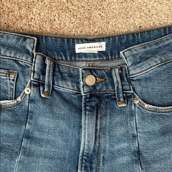 Good American Good Vintage Short Double Shorts - Picture 2 of 13